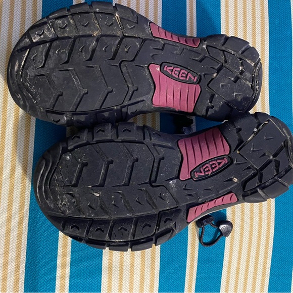 Women’s Keen Water Sandals size 6 - Picture 3 of 5